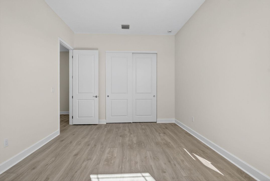 For Rent: $5,300 (5 beds, 4 baths, 4099 Square Feet)