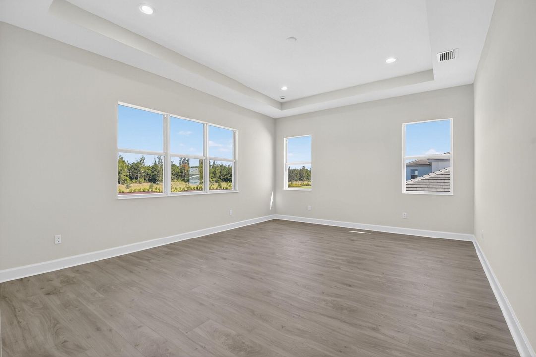 For Rent: $5,300 (5 beds, 4 baths, 4099 Square Feet)