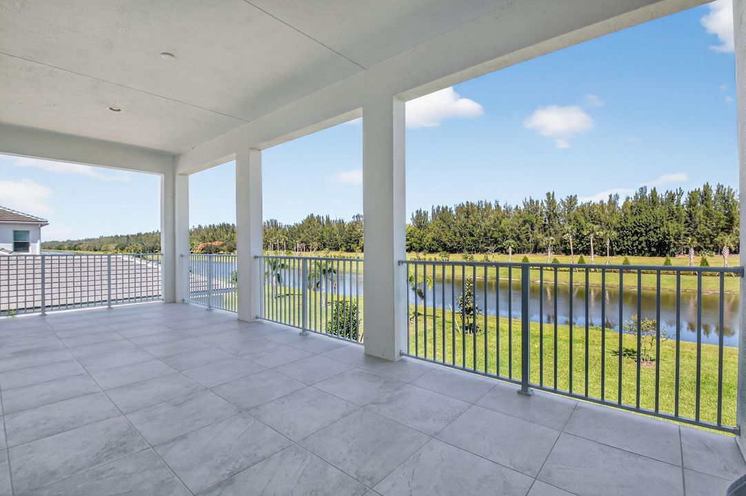 For Rent: $5,300 (5 beds, 4 baths, 4099 Square Feet)