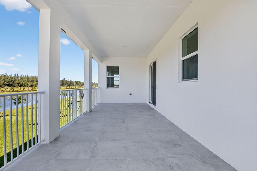 For Rent: $5,300 (5 beds, 4 baths, 4099 Square Feet)