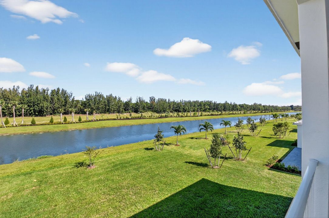 For Rent: $5,300 (5 beds, 4 baths, 4099 Square Feet)