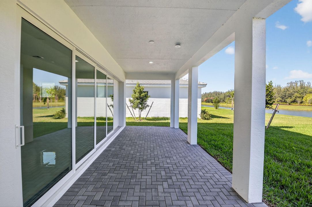 For Rent: $5,300 (5 beds, 4 baths, 4099 Square Feet)