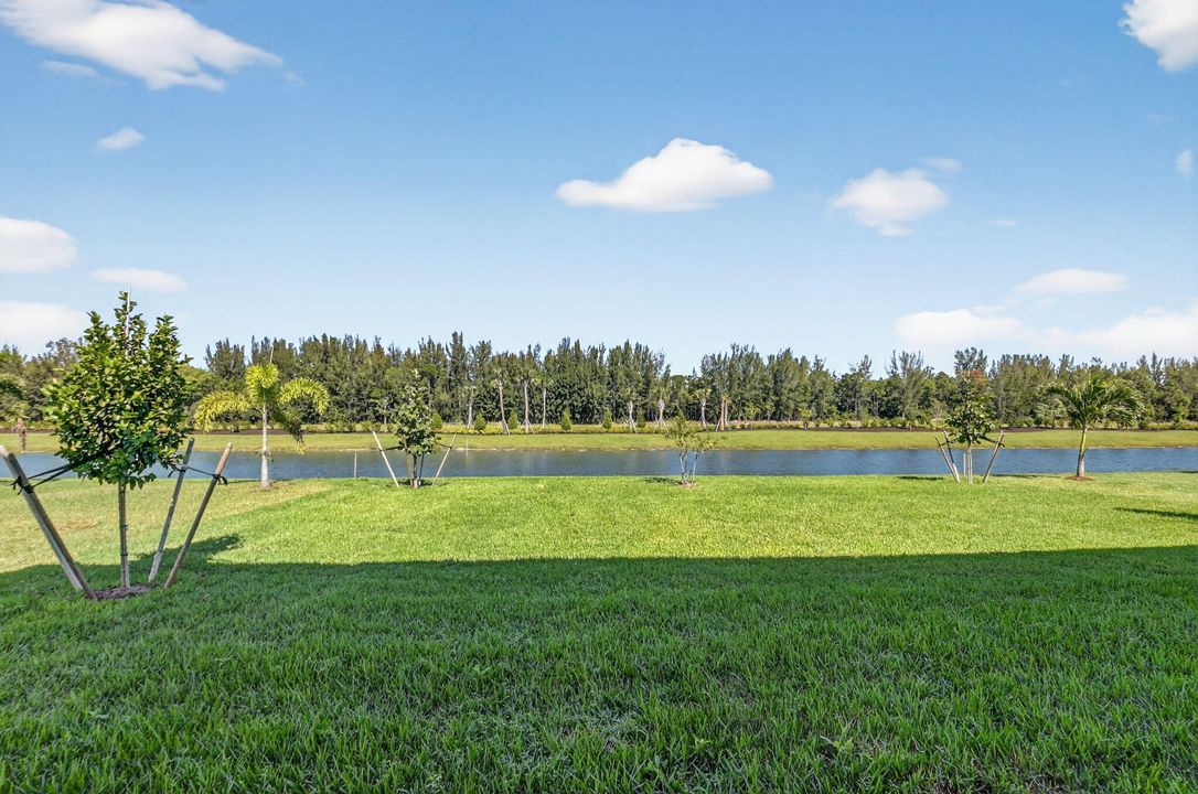 For Rent: $5,300 (5 beds, 4 baths, 4099 Square Feet)