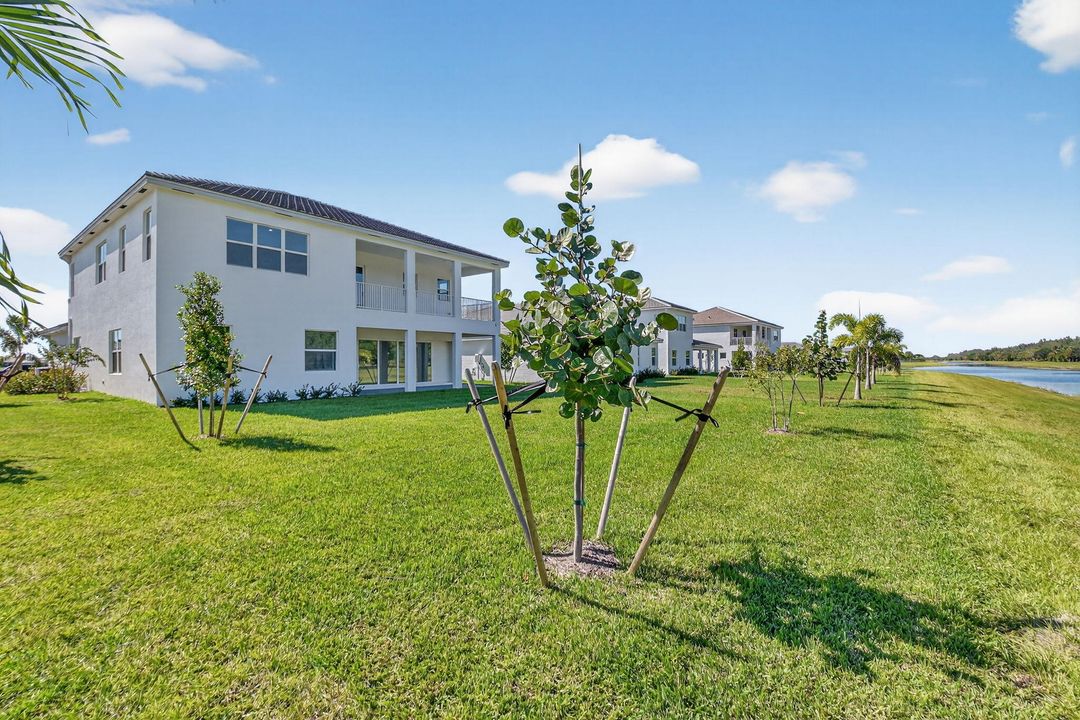 For Rent: $5,300 (5 beds, 4 baths, 4099 Square Feet)