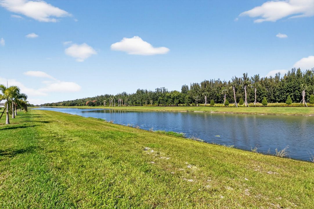 For Rent: $5,300 (5 beds, 4 baths, 4099 Square Feet)