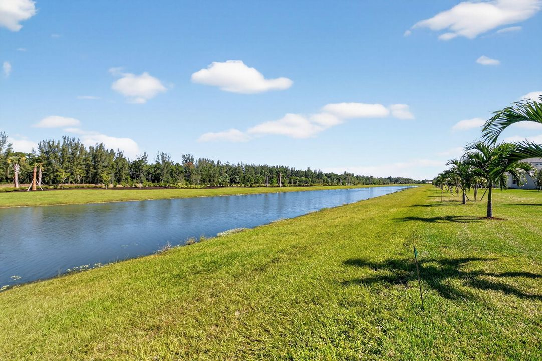 For Rent: $5,300 (5 beds, 4 baths, 4099 Square Feet)