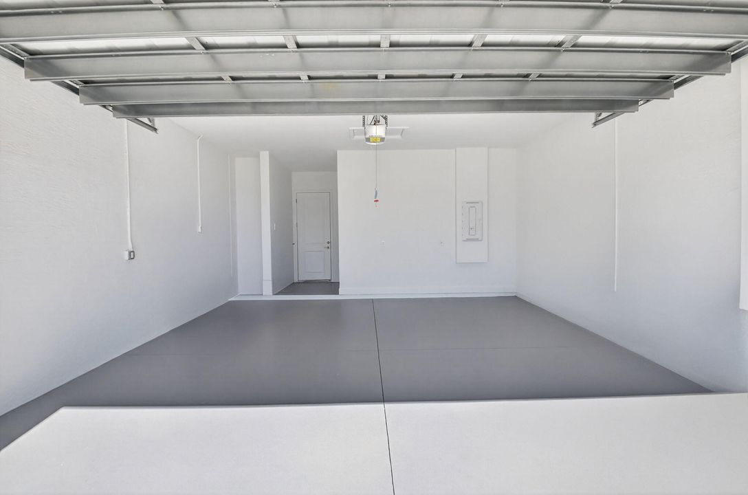 For Rent: $5,300 (5 beds, 4 baths, 4099 Square Feet)