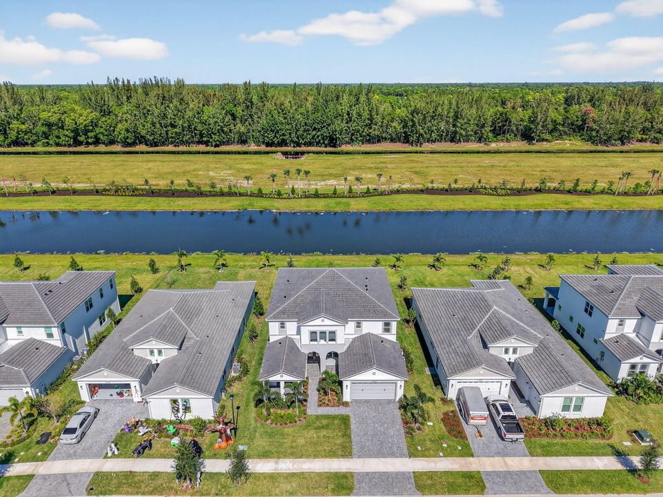 For Rent: $5,300 (5 beds, 4 baths, 4099 Square Feet)