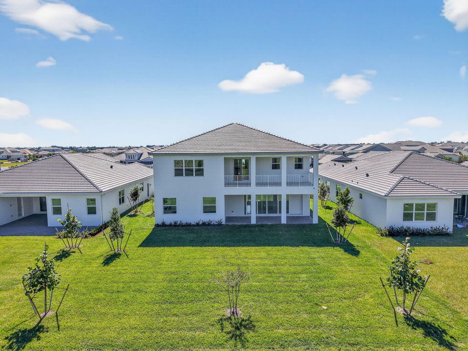 For Rent: $5,300 (5 beds, 4 baths, 4099 Square Feet)