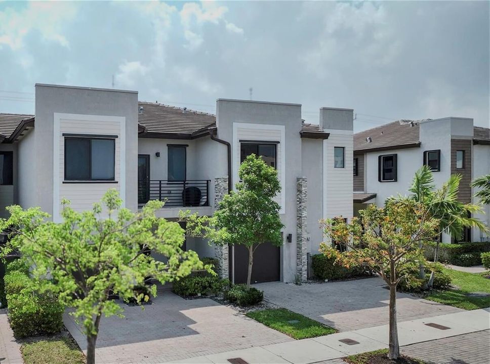 For Sale: $675,000 (4 beds, 2 baths, 1920 Square Feet)