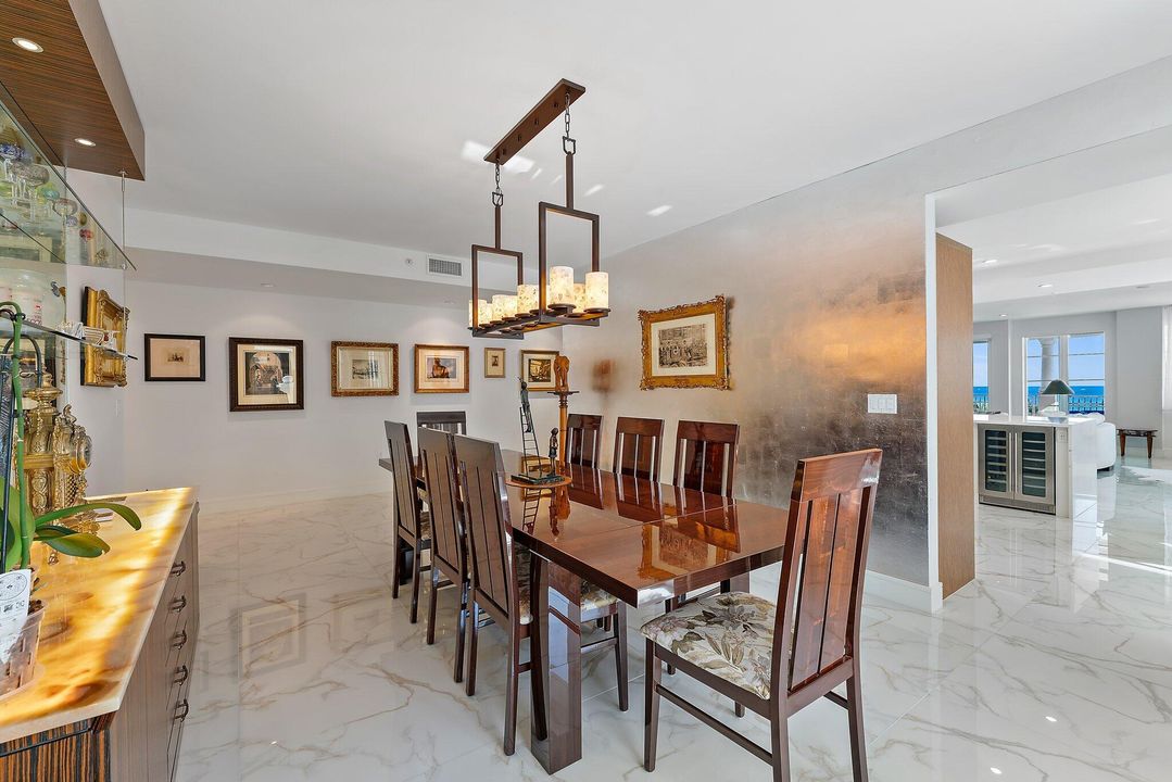 En Venta: $3,945,000 (3 camas, 3 baños, 3295 Pies cuadrados)