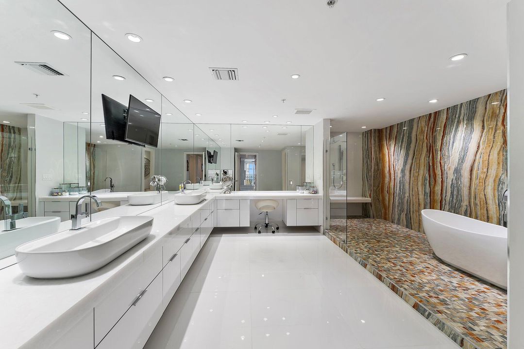 En Venta: $3,945,000 (3 camas, 3 baños, 3295 Pies cuadrados)