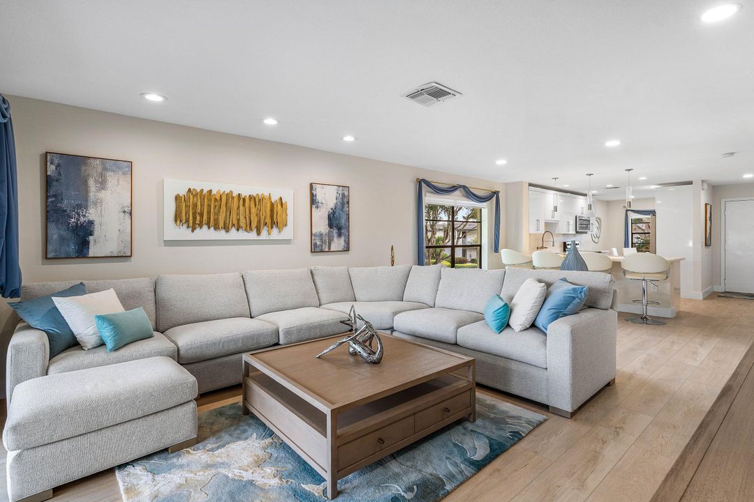 For Sale: $119,900 (2 beds, 2 baths, 1429 Square Feet)