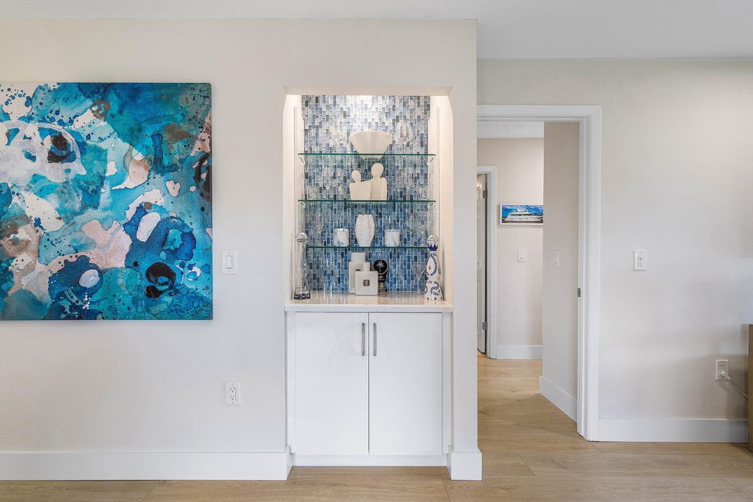 For Sale: $119,900 (2 beds, 2 baths, 1429 Square Feet)