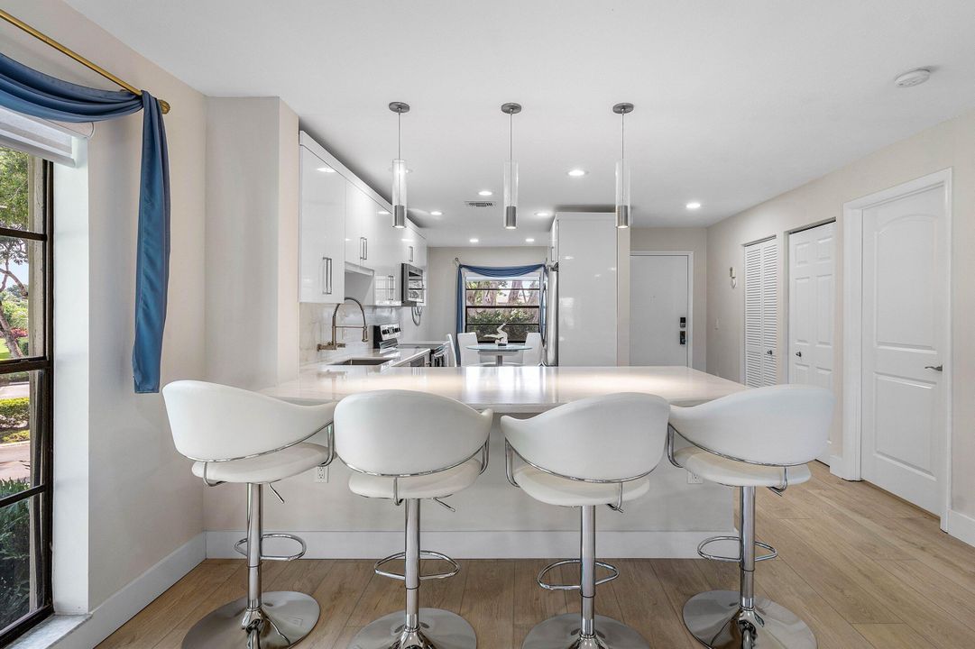 For Sale: $119,900 (2 beds, 2 baths, 1429 Square Feet)