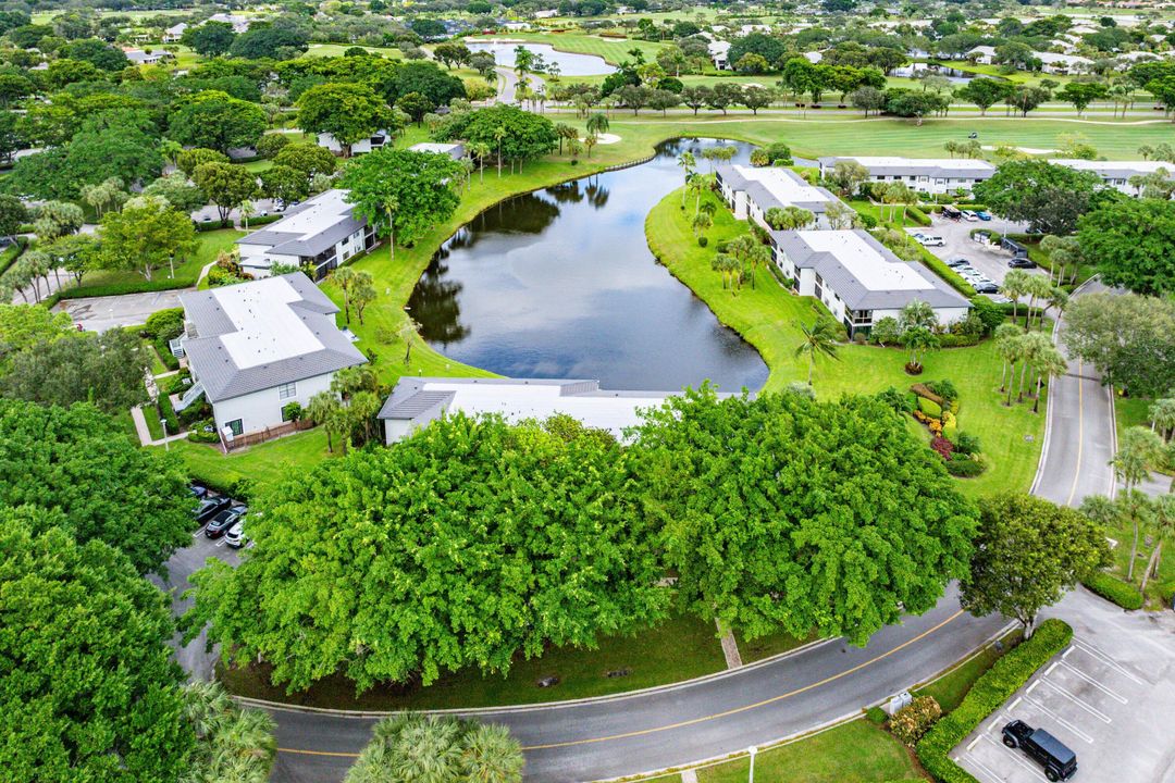 For Sale: $119,900 (2 beds, 2 baths, 1429 Square Feet)