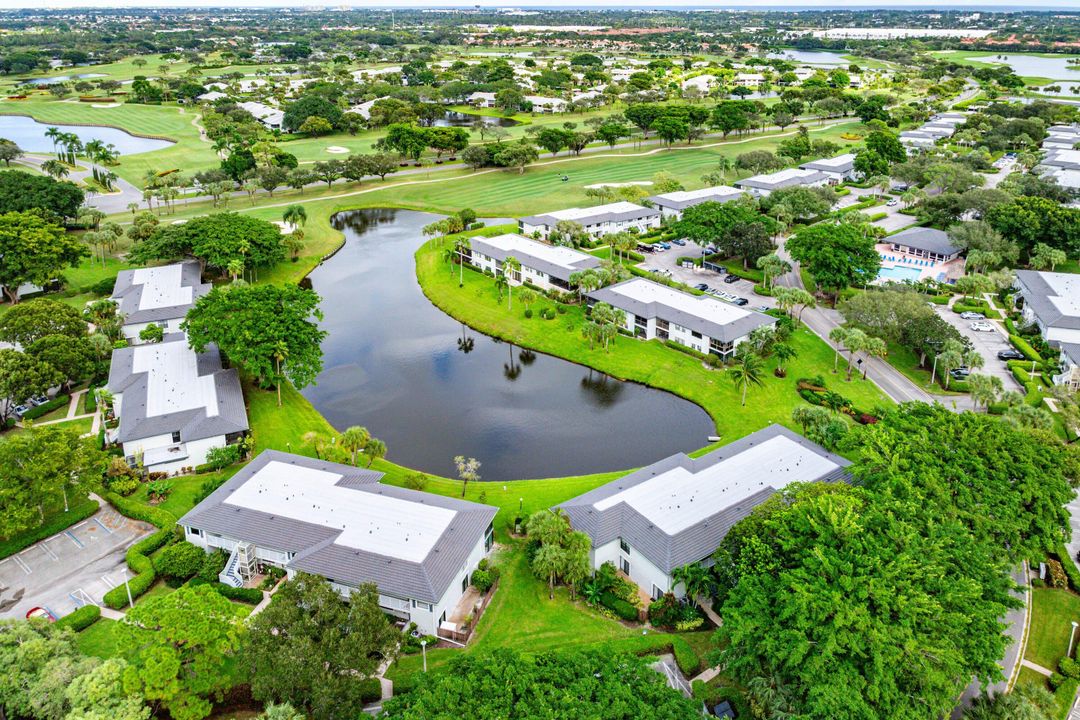 For Sale: $119,900 (2 beds, 2 baths, 1429 Square Feet)