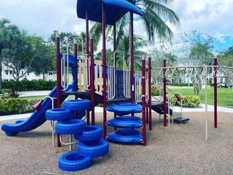 出租: $3,200 (3 贝兹, 2 浴室, 1384 平方英尺)