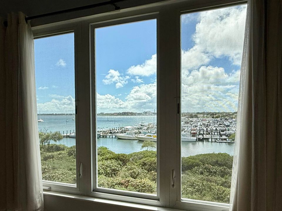 На продажу: $389,000 (2 спален, 2 ванн, 1989 Квадратных фут)