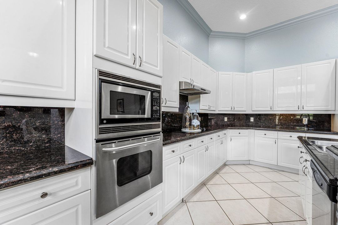 For Sale: $1,250,000 (4 beds, 4 baths, 3460 Square Feet)