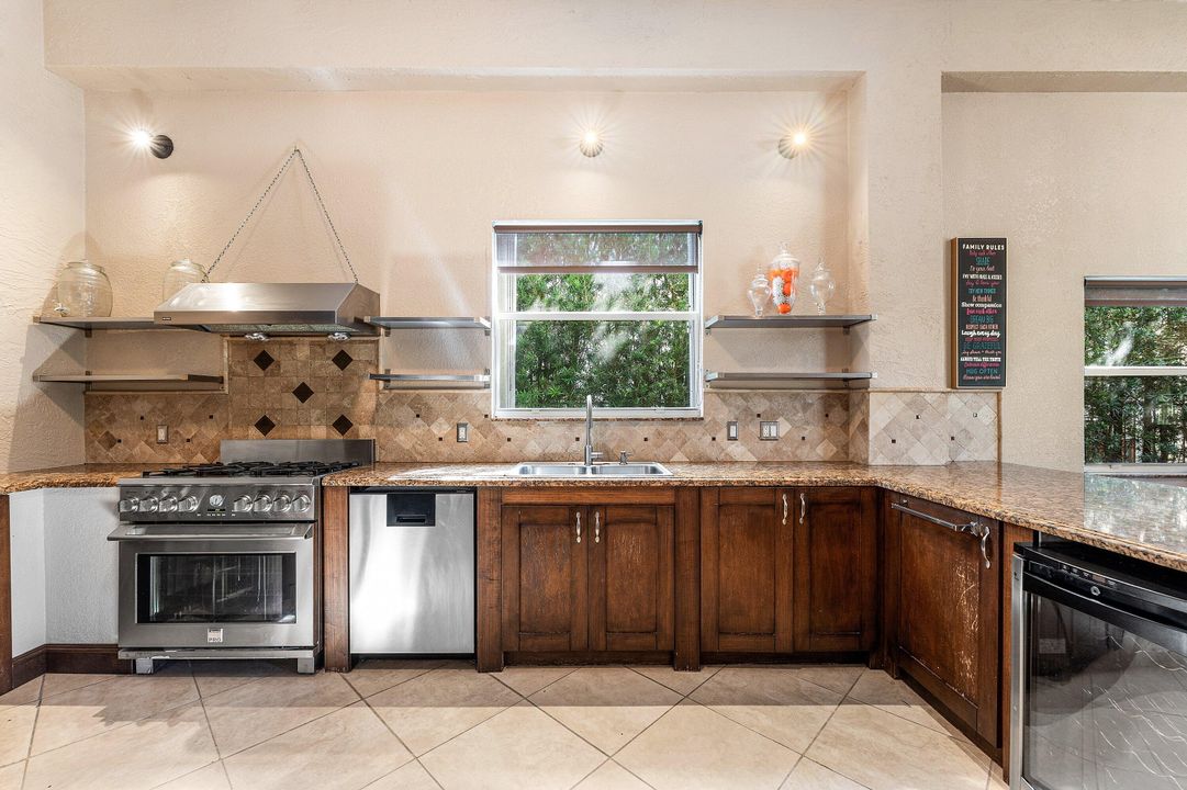 For Sale: $1,250,000 (4 beds, 4 baths, 3460 Square Feet)