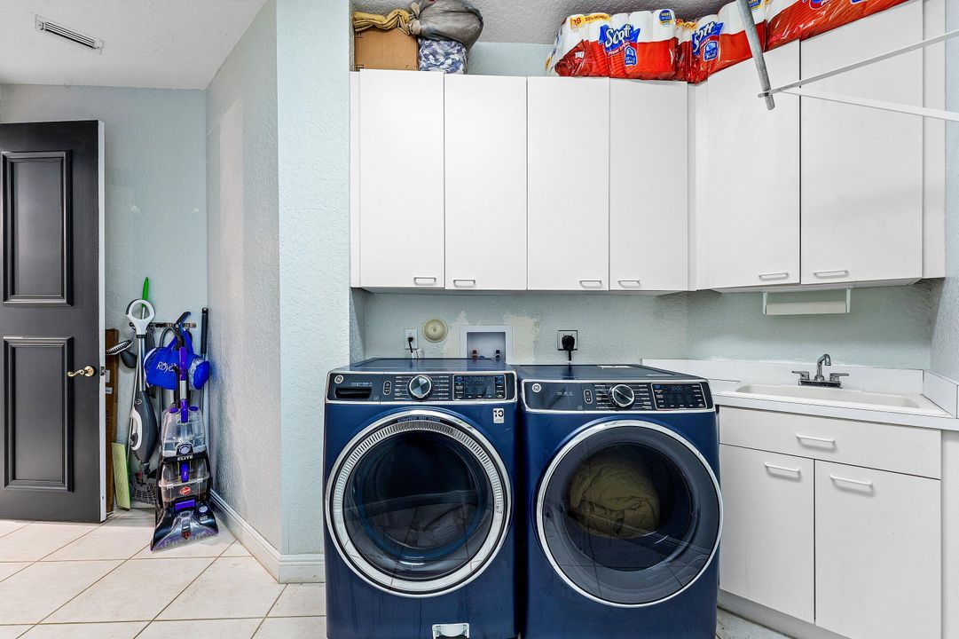 For Sale: $1,250,000 (4 beds, 4 baths, 3460 Square Feet)