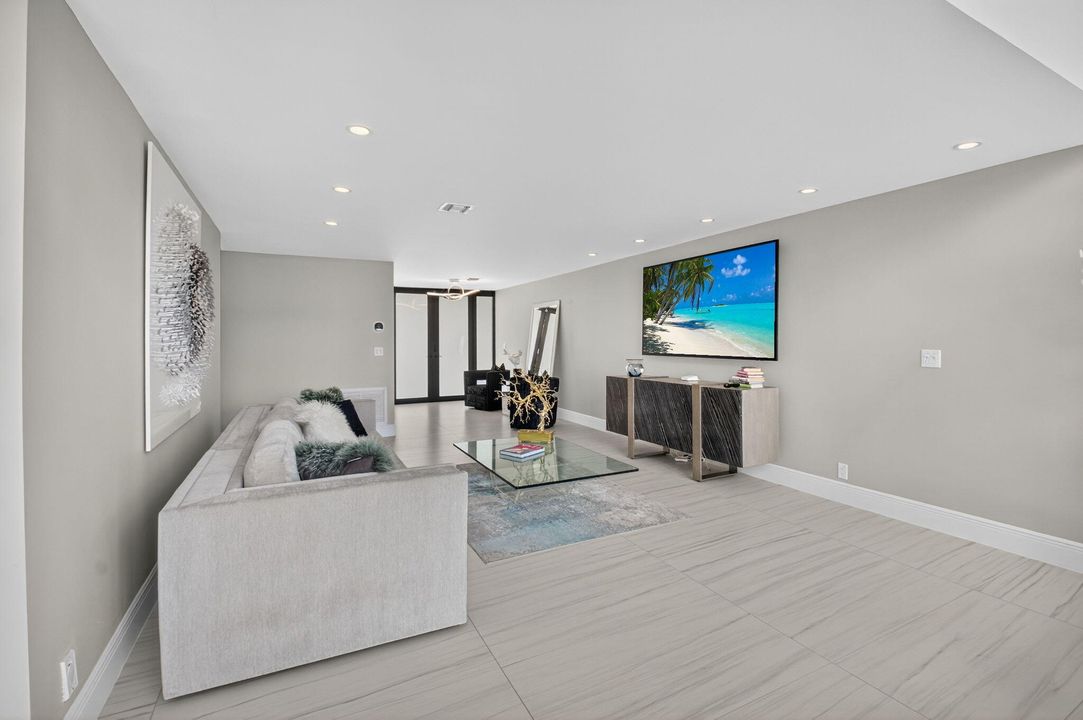 На продажу: $2,295,000 (3 спален, 3 ванн, 2461 Квадратных фут)