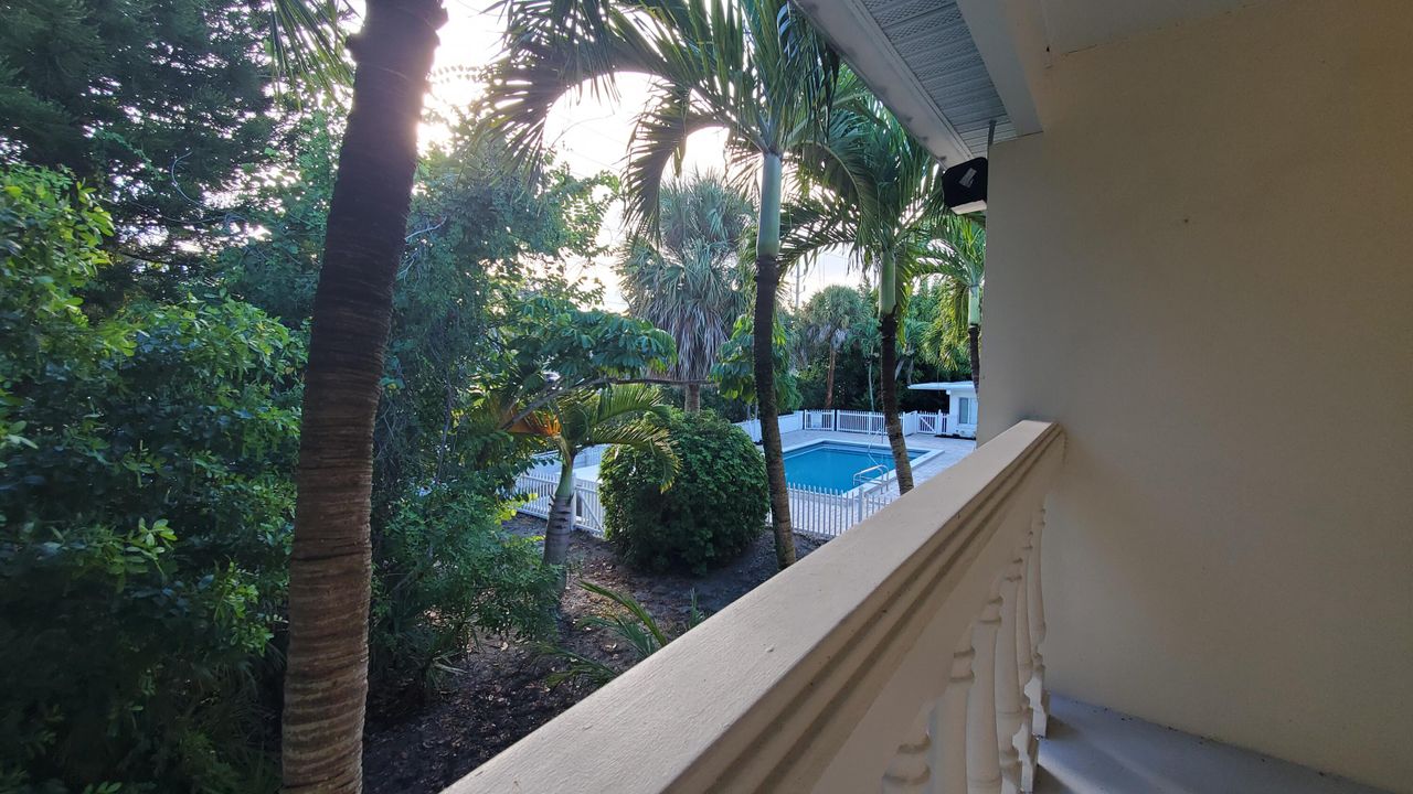 В аренду: $1,900 (2 спален, 2 ванн, 990 Квадратных фут)