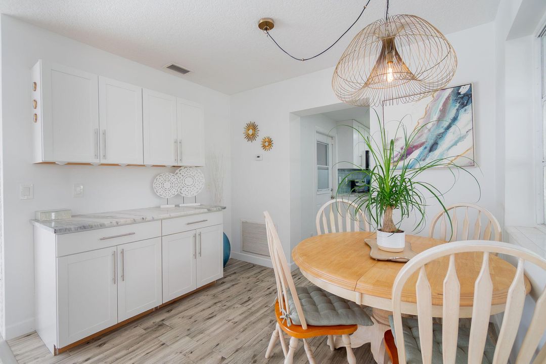 出租: $3,500 (2 贝兹, 2 浴室, 1212 平方英尺)