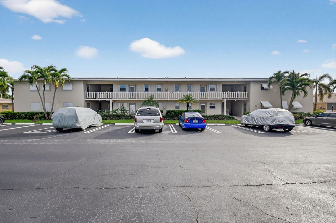 For Sale: $112,000 (1 beds, 1 baths, 1022 Square Feet)