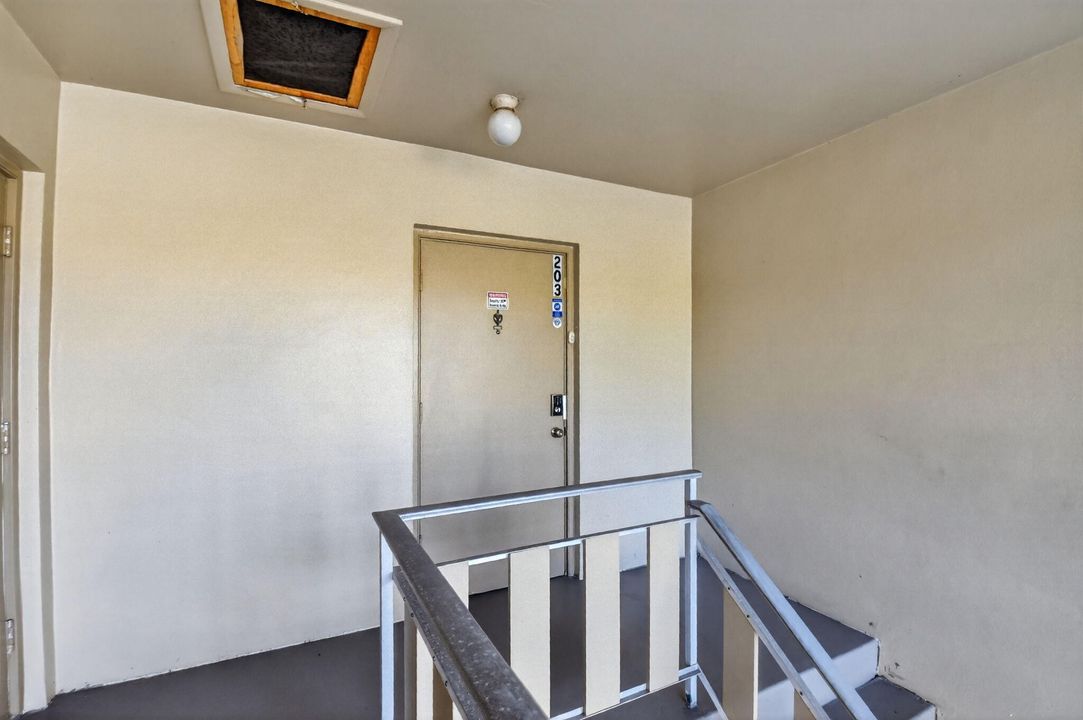 For Sale: $112,000 (1 beds, 1 baths, 1022 Square Feet)