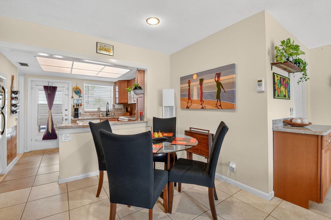 For Sale: $112,000 (1 beds, 1 baths, 1022 Square Feet)