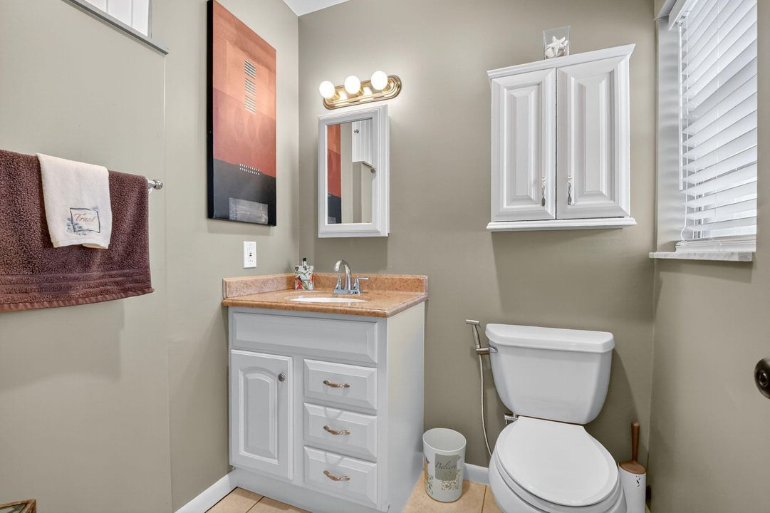 For Sale: $112,000 (1 beds, 1 baths, 1022 Square Feet)