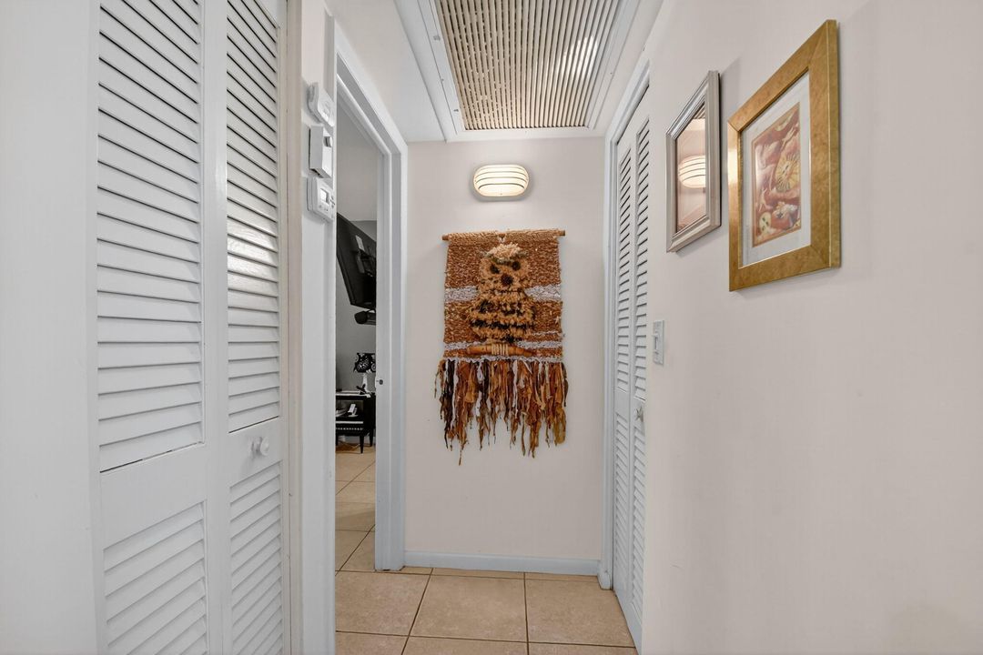 For Sale: $112,000 (1 beds, 1 baths, 1022 Square Feet)