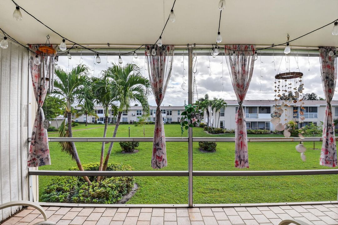 For Sale: $112,000 (1 beds, 1 baths, 1022 Square Feet)