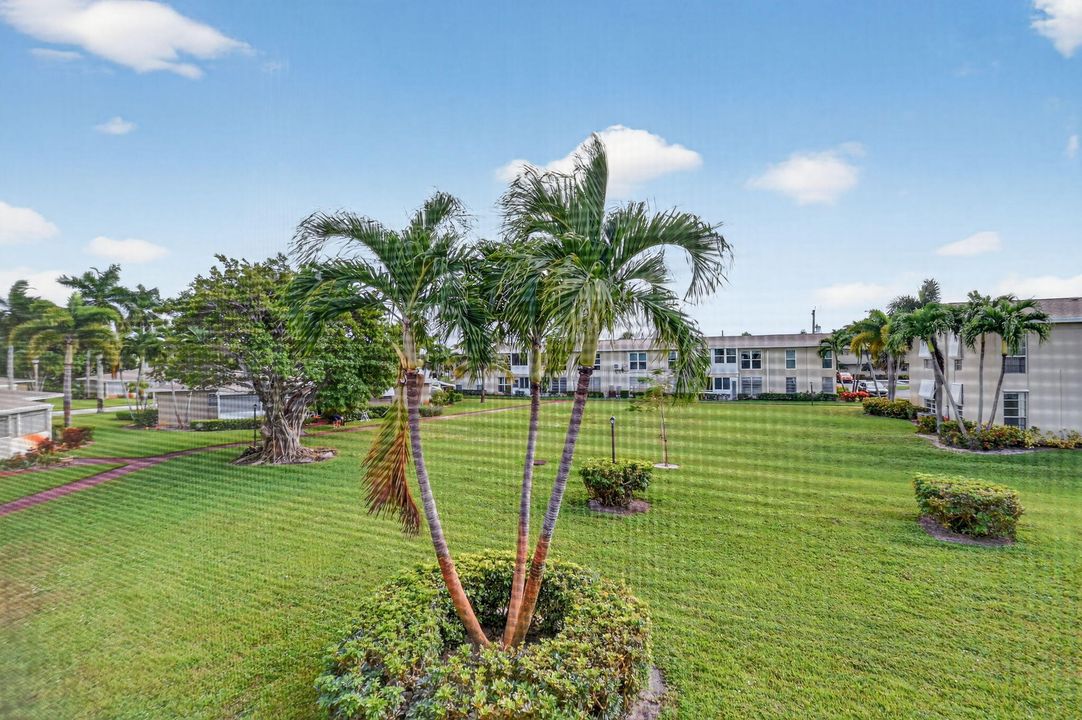 For Sale: $112,000 (1 beds, 1 baths, 1022 Square Feet)