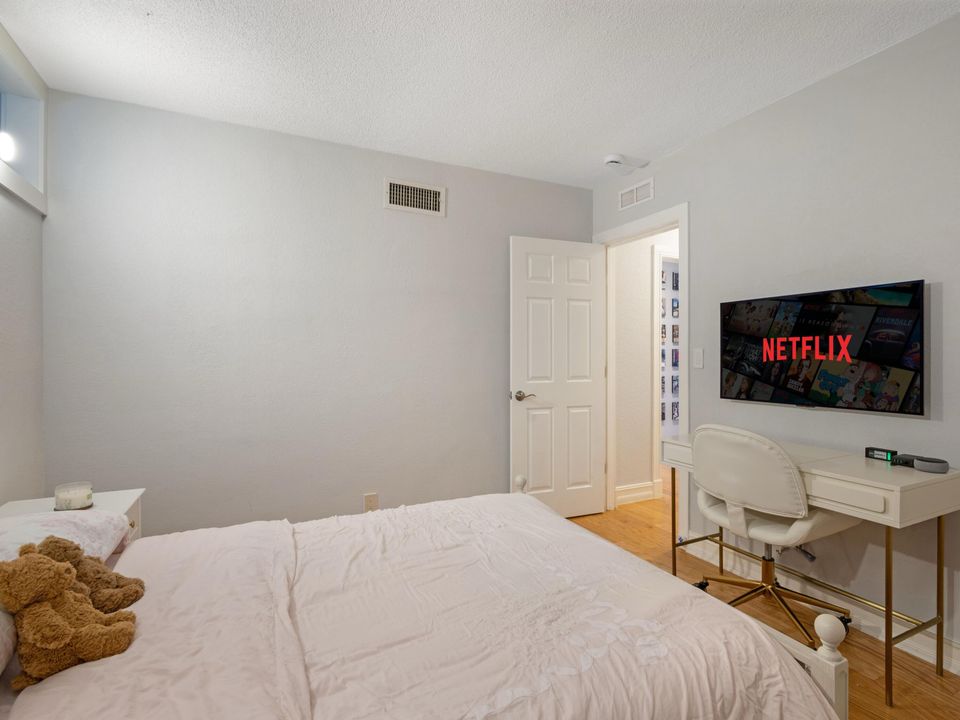 На продажу: $419,500 (1 спален, 1 ванн, 751 Квадратных фут)