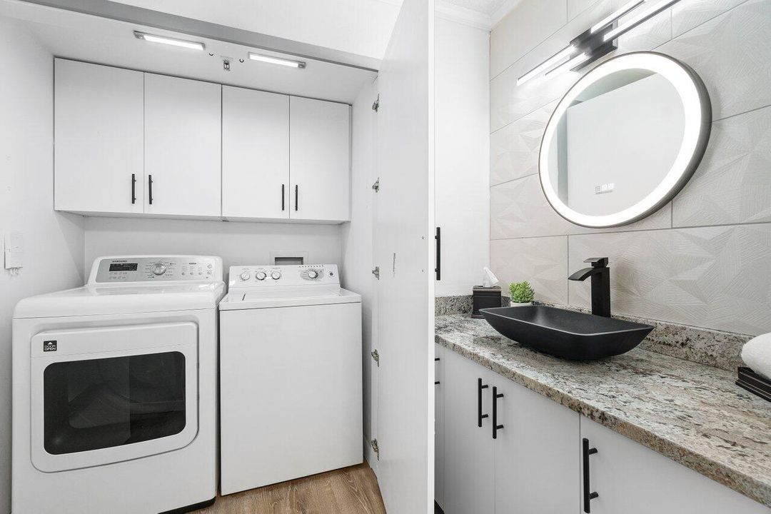 出租: $2,600 (2 贝兹, 1 浴室, 917 平方英尺)