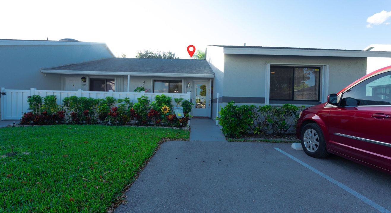 For Sale: $315,000 (3 beds, 2 baths, 1388 Square Feet)