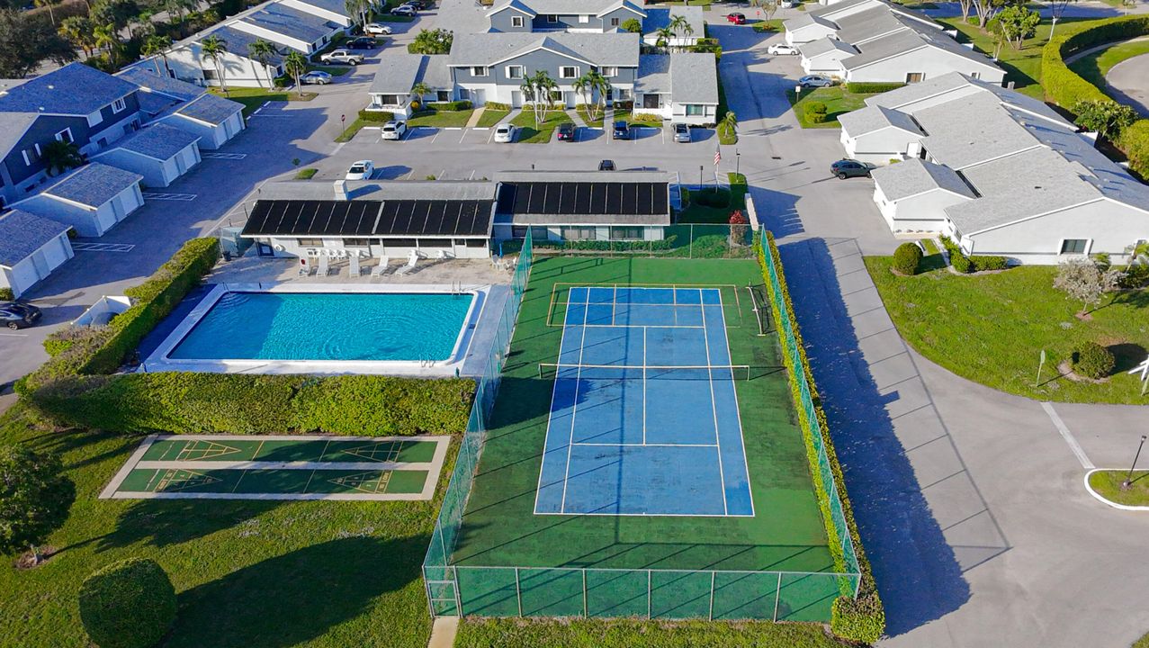 For Sale: $315,000 (3 beds, 2 baths, 1388 Square Feet)