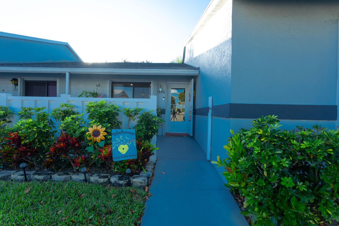 For Sale: $315,000 (3 beds, 2 baths, 1388 Square Feet)