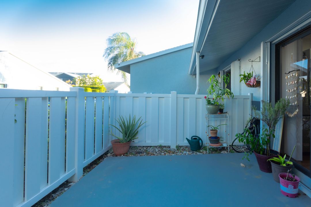 For Sale: $315,000 (3 beds, 2 baths, 1388 Square Feet)