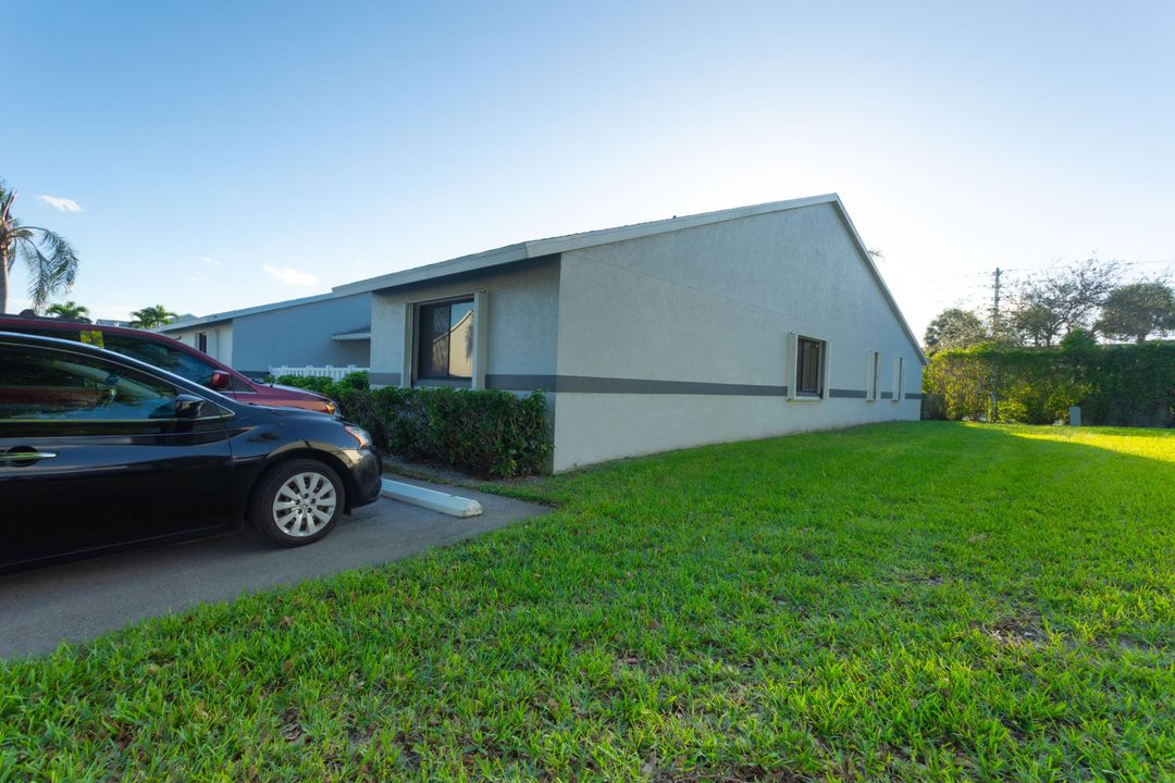 For Sale: $315,000 (3 beds, 2 baths, 1388 Square Feet)