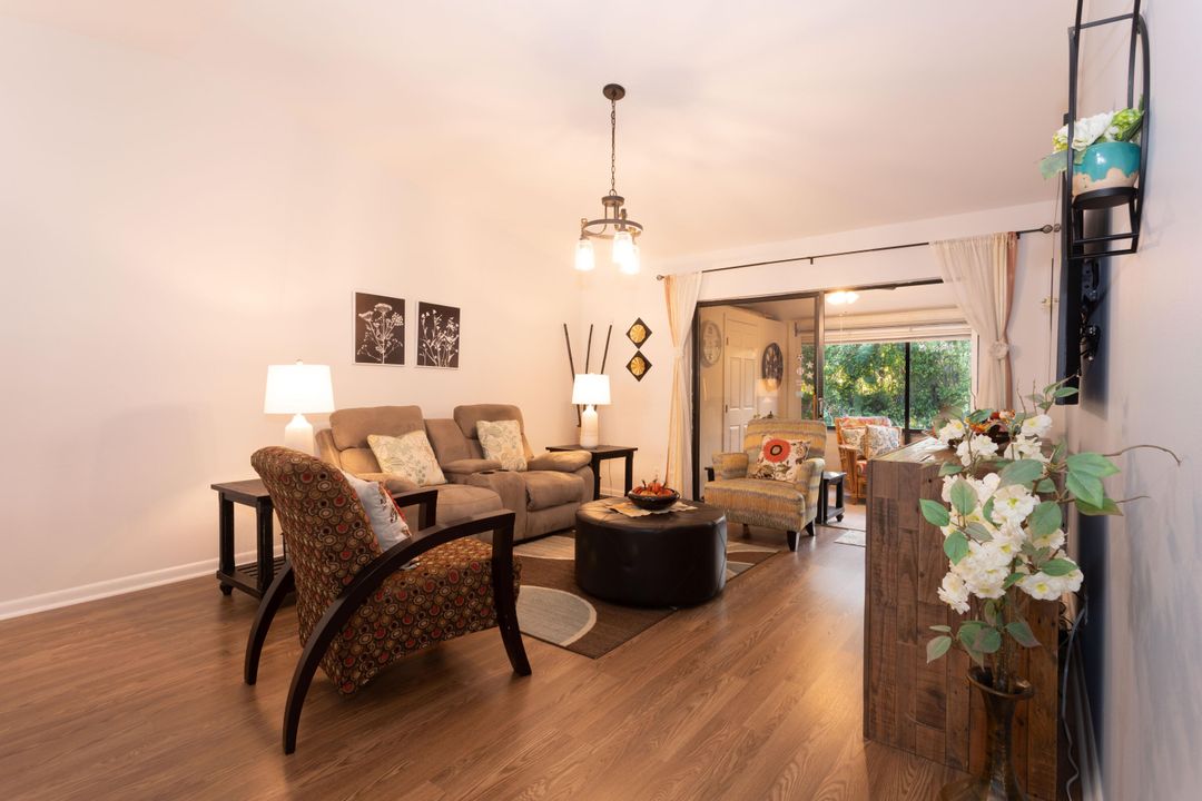 For Sale: $315,000 (3 beds, 2 baths, 1388 Square Feet)