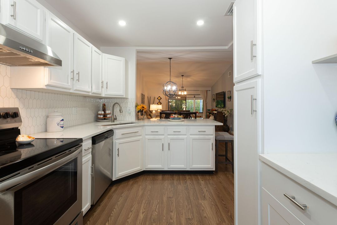 For Sale: $315,000 (3 beds, 2 baths, 1388 Square Feet)