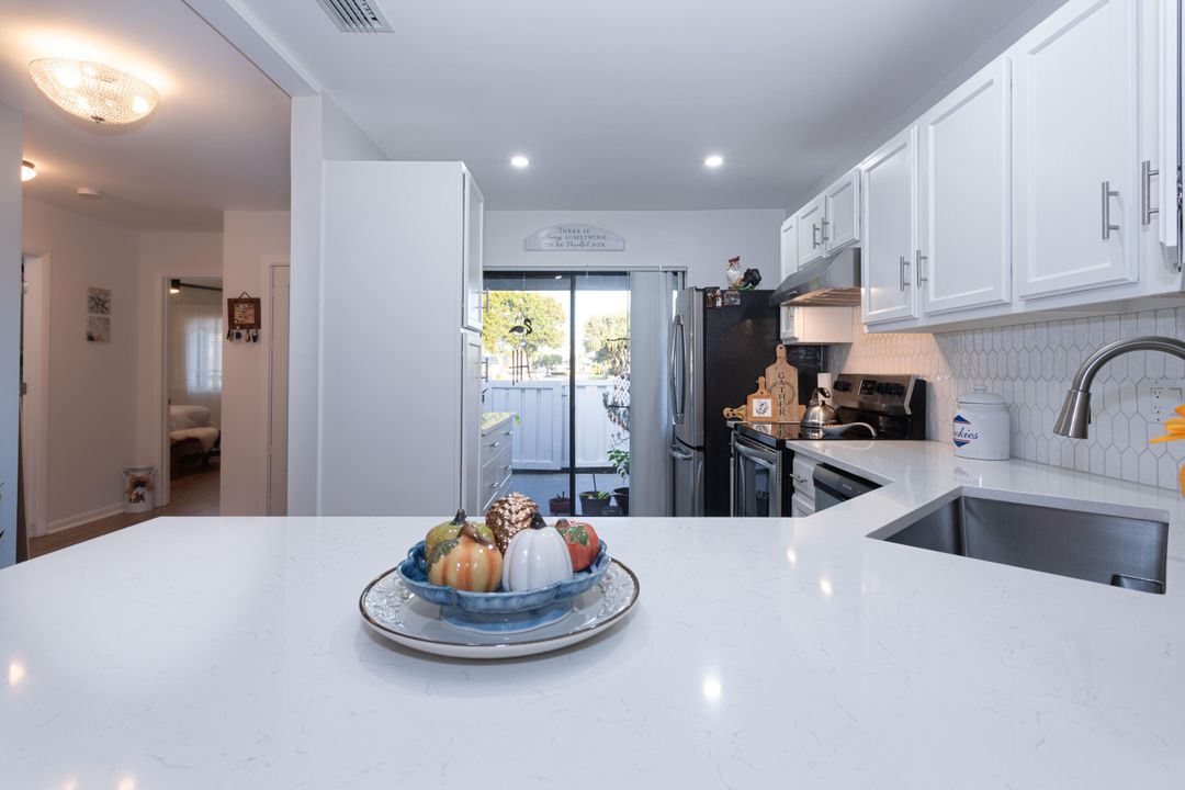 For Sale: $315,000 (3 beds, 2 baths, 1388 Square Feet)