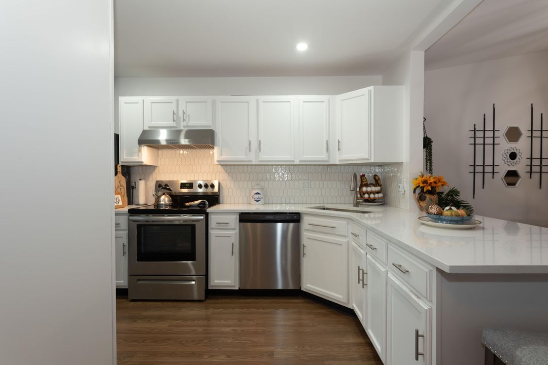 For Sale: $315,000 (3 beds, 2 baths, 1388 Square Feet)