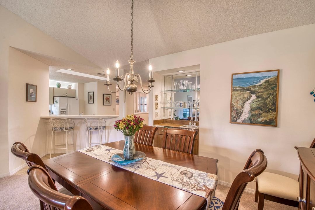 На продажу: $269,890 (2 спален, 2 ванн, 1354 Квадратных фут)