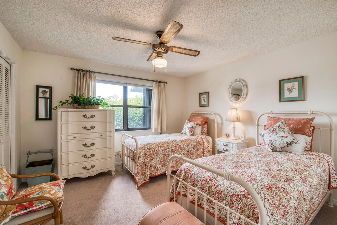 На продажу: $269,890 (2 спален, 2 ванн, 1354 Квадратных фут)