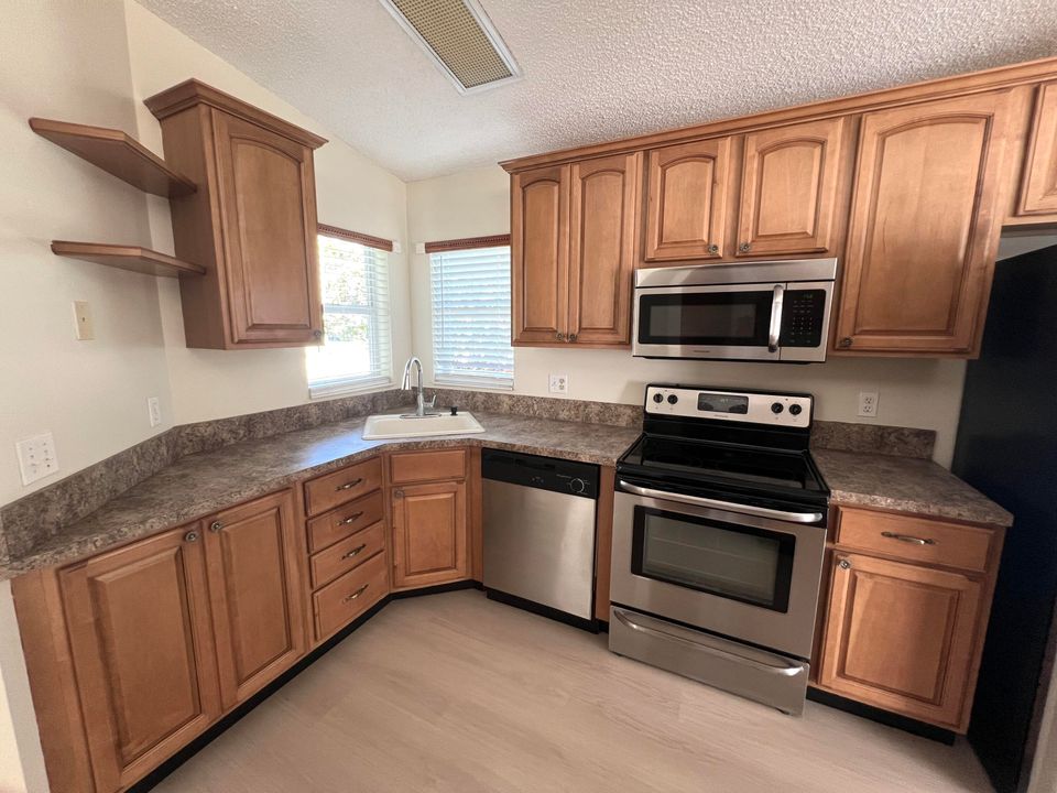 待售: $399,900 (2 贝兹, 2 浴室, 1147 平方英尺)